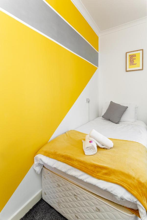 Cosy Anfield Guesthouse - Free Parking Liverpool Exterior foto