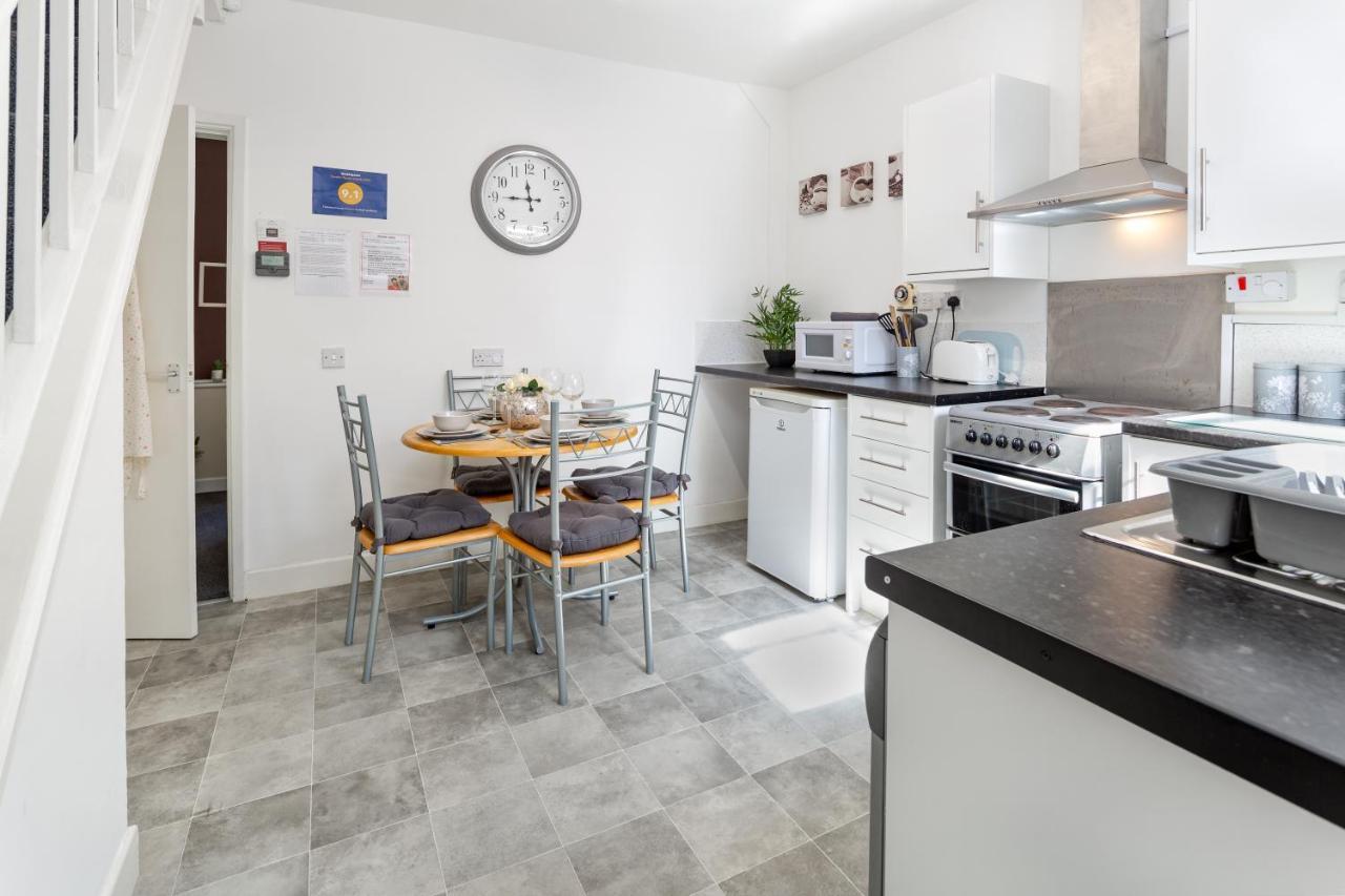 Cosy Anfield Guesthouse - Free Parking Liverpool Exterior foto